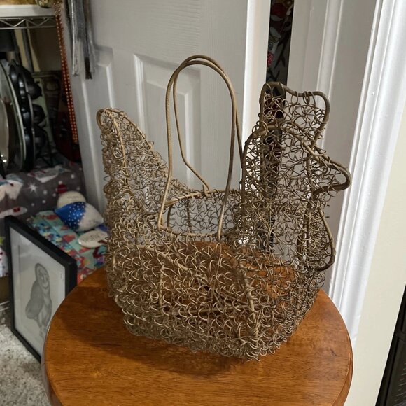 Curly Wire Chicken Egg Basket With Handles - Picture 1 of 6